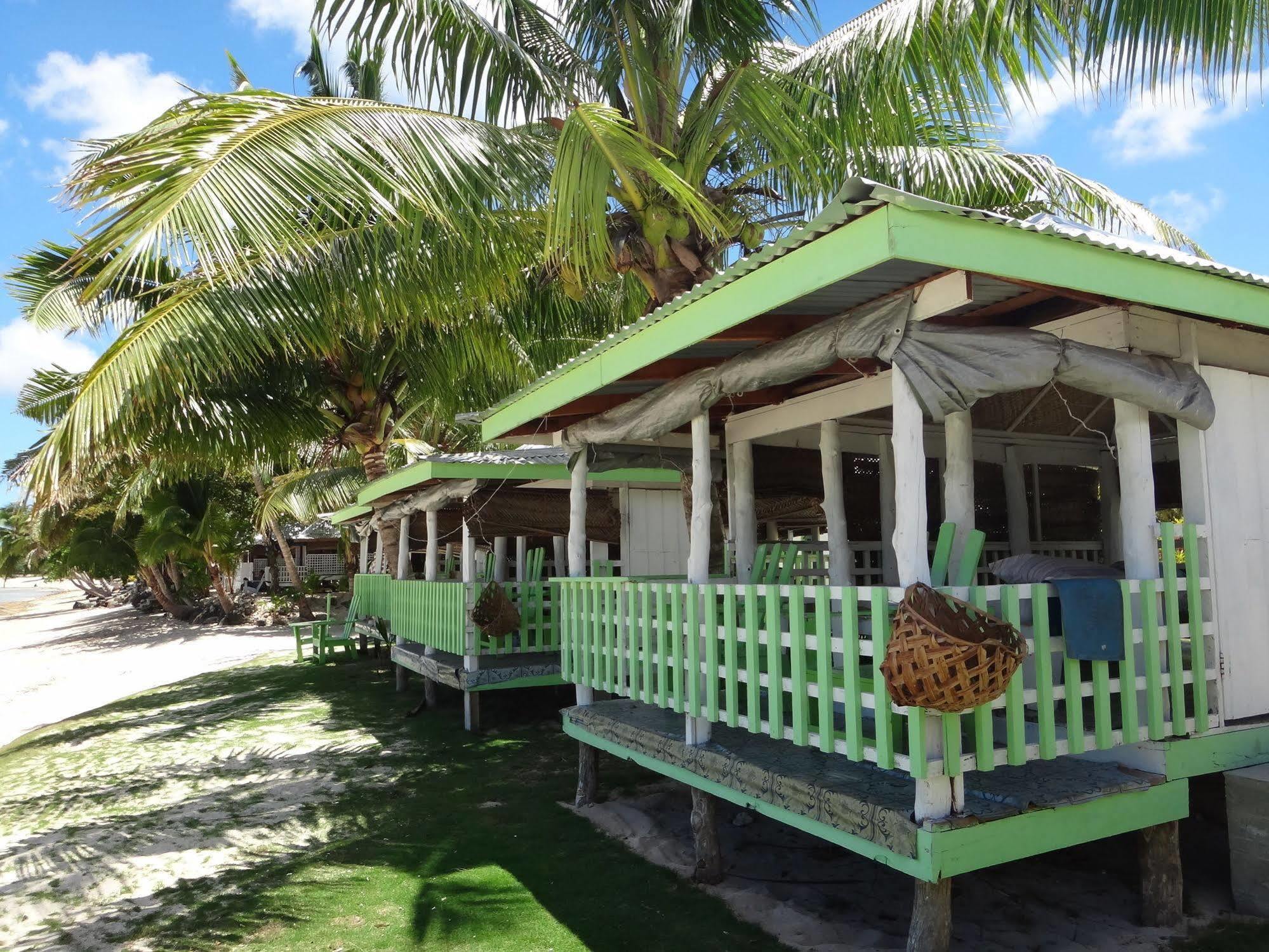 Tailua Beach Fales Manase Exterior photo