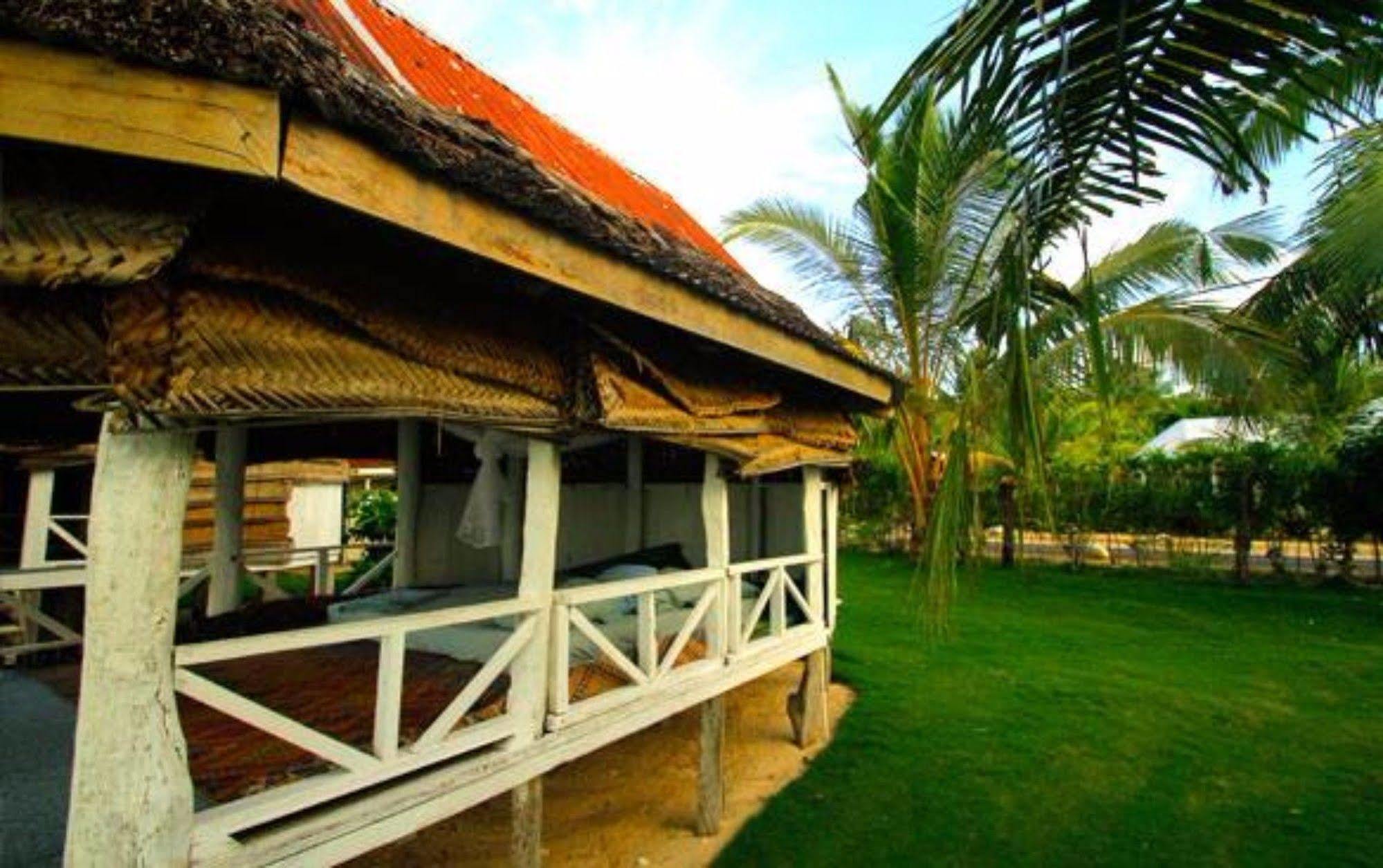 Tailua Beach Fales Manase Exterior photo